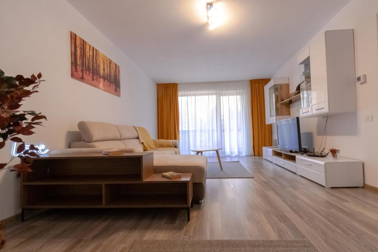 Transylvanian Apt. W/ Lrg. Terrace And Parking - Karpatenhaus Braşov Extérieur photo